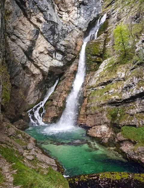 Waterfall photograph for Smoked salmon and cream cheese bagel