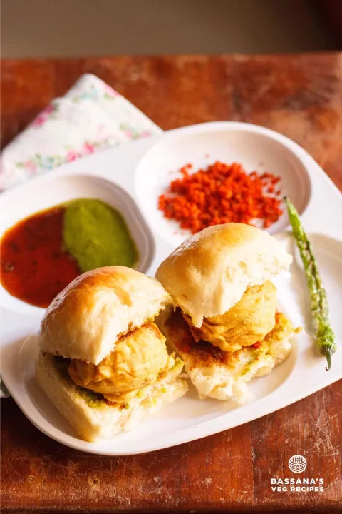 Sandwich photograph for Vada pav