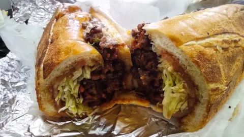 Sandwich photograph for Chopped cheese